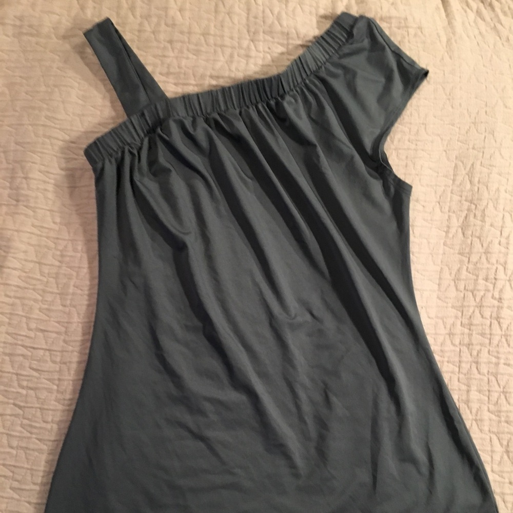 Gap, asymmetrical, modern workout shirt